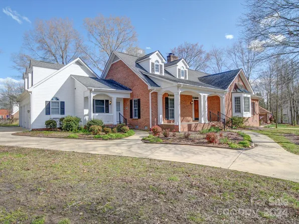 6313 Frost Ct, Indian Trail, NC 28079