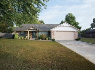 2706 Hyatt Ave, Springdale, AR 72762