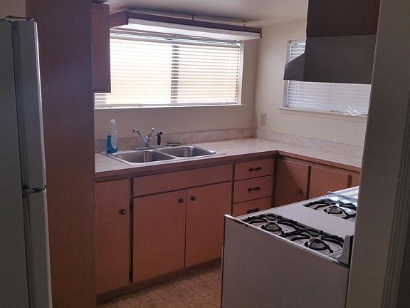 3rd image of 22405 J St #A
