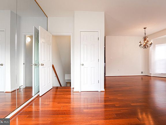 3rd image of 37 Brushy Creek Cir
