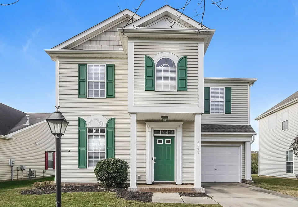 5827 Waverly Lynn Ln