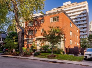 135 MacLaren, Ottawa, ON K2P 0K8