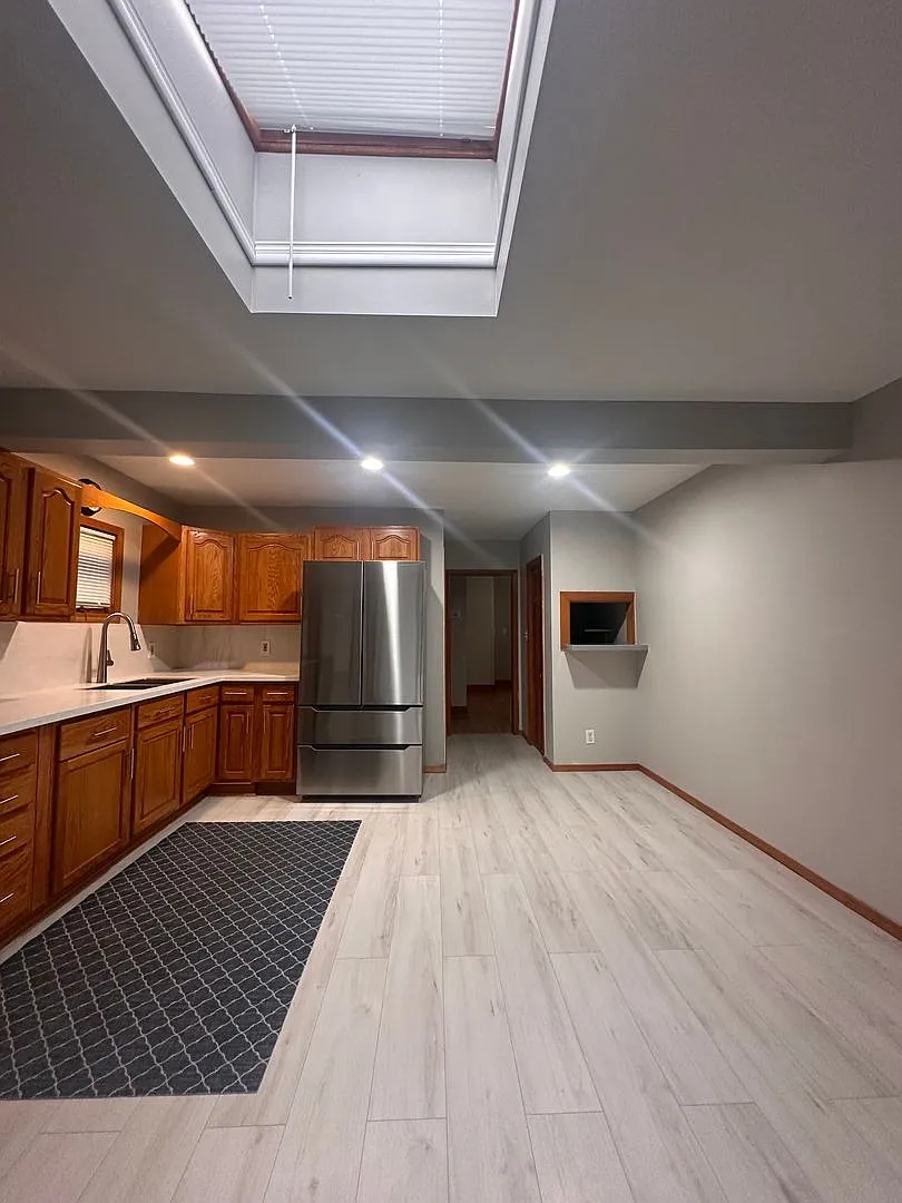Welcome home- Large 3 Bedroom Home — Photo 3
