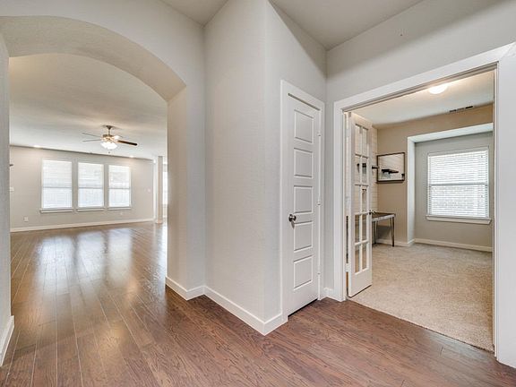 3rd image of 4122 Kingston Ln
