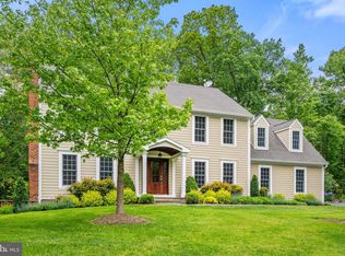 8190 Summerfield Hills Dr, Warrenton, VA 20186