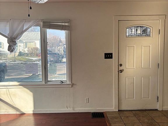 4th image of 77 Cottonwood Ave