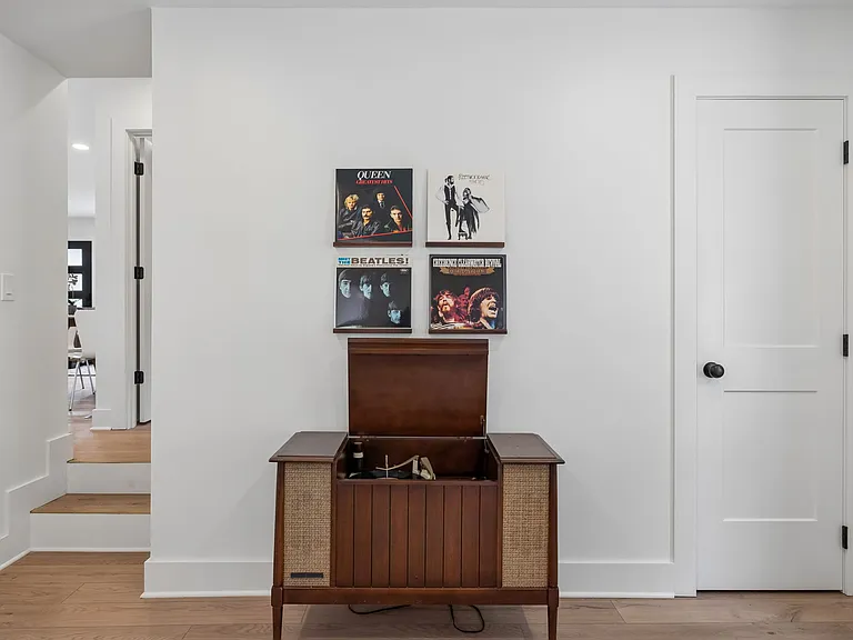 108 Dabney Dr — Photo 12