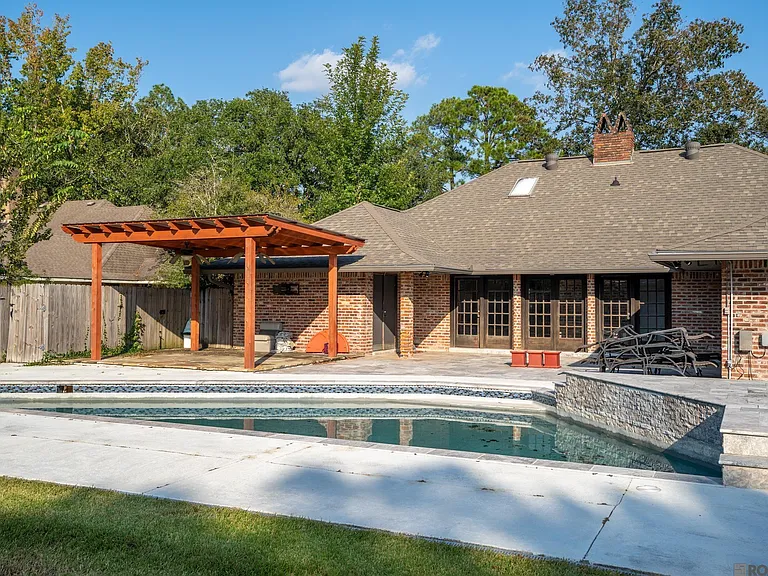 3736 Sessions Dr — Photo 21