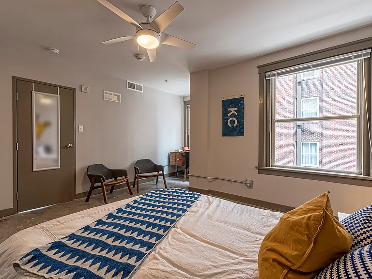 New Yorker Lofts — Photo 7