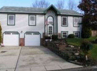 215 Carriage Blvd, Pittsburgh, PA