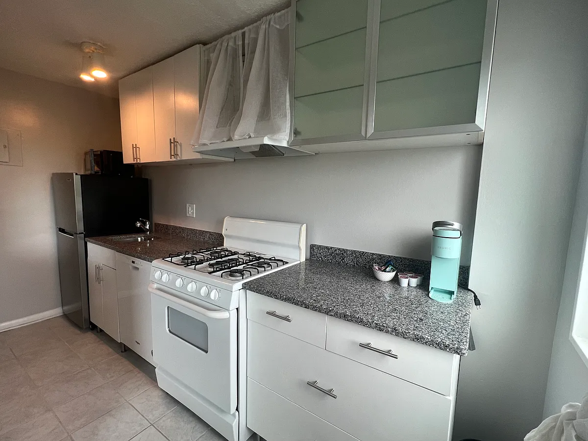 Building Photo - 2500 N Van Dorn St #1118