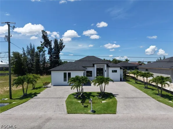 710 SW 12th Ter, Cape Coral, FL 33991