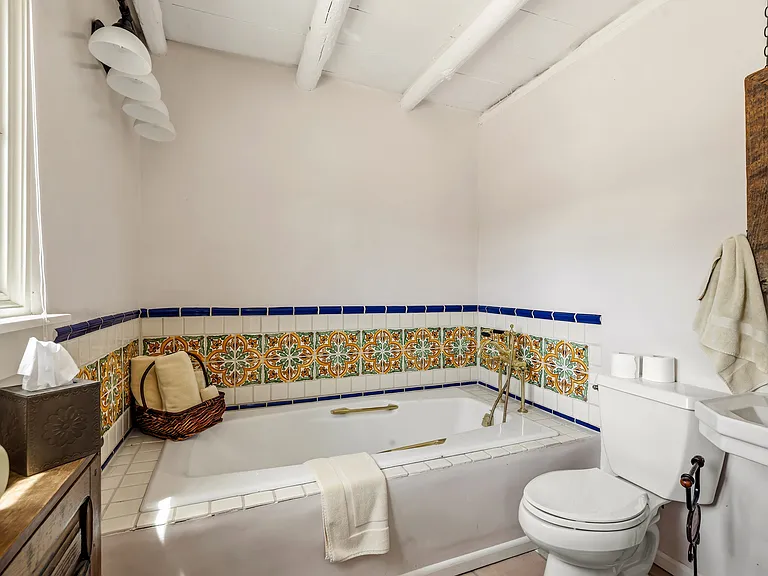 100 Tesuque Village Rd — Photo 22