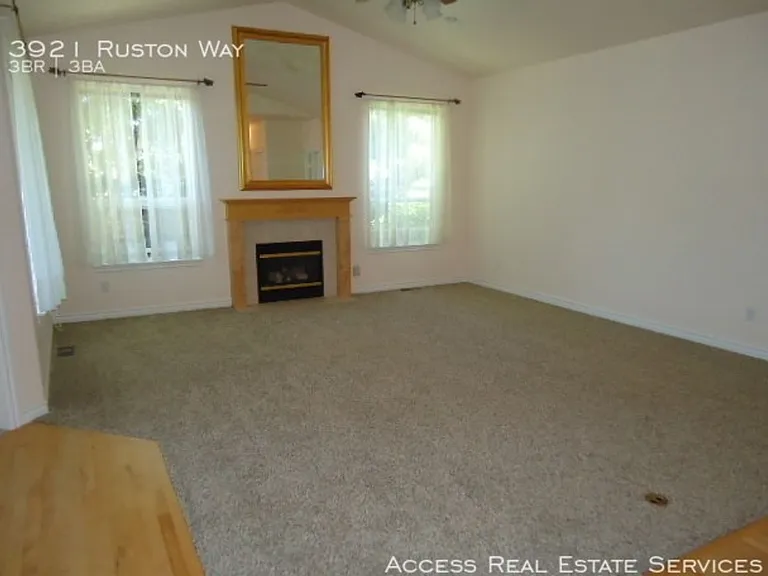 3921 Ruston Way — Photo 3