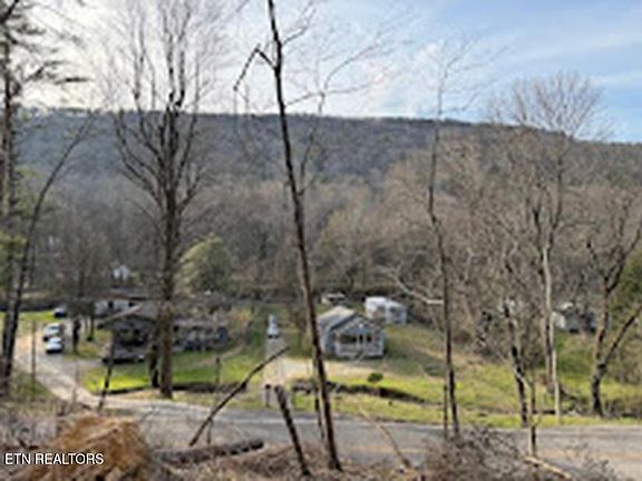 3rd image of 11044 Loop Rd