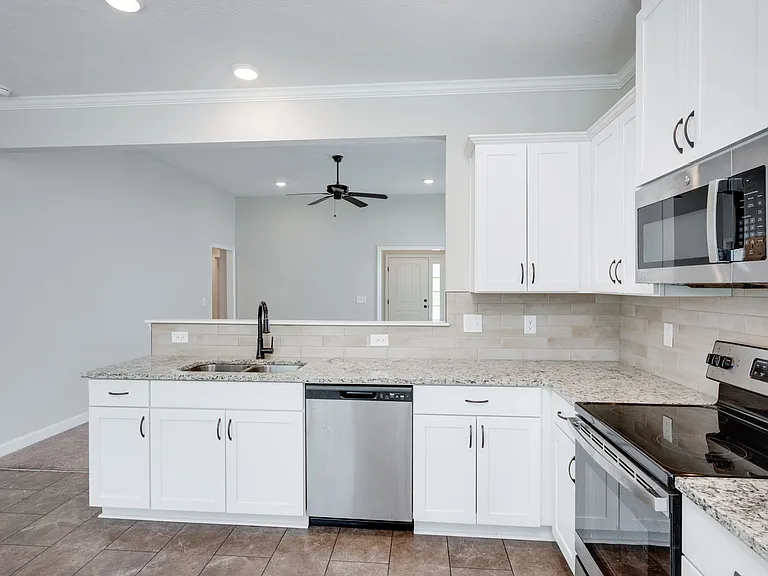 2106 Collier Rd — Photo 10