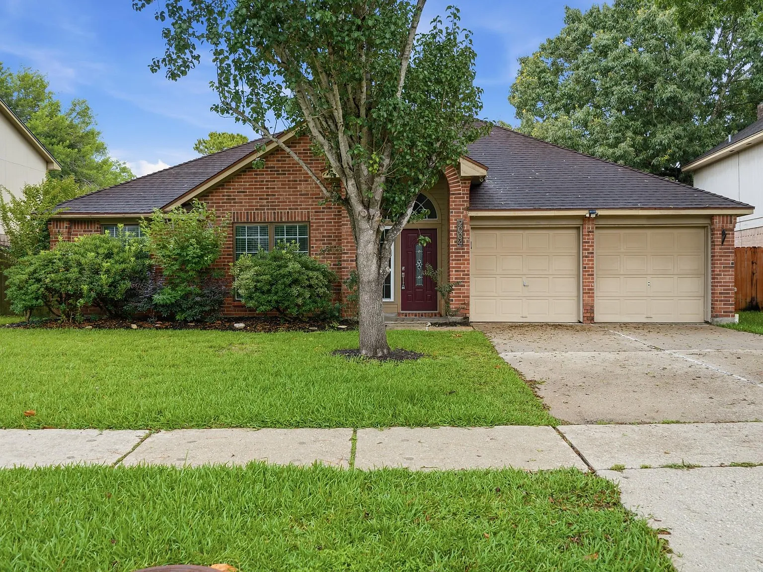 3 bed, 2.0 bath, 1974 sqft, $2,450 — Photo 3