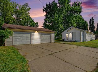 303 Parkway St, Lapeer, MI 48446