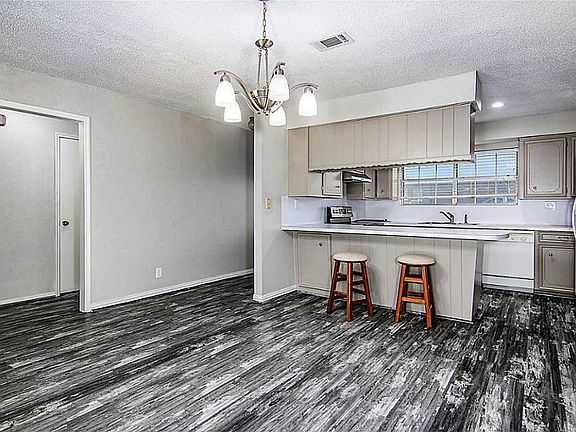 4th image of 3506 E Orange St