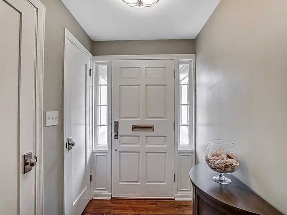 4th image of 1551 Parkview Ave