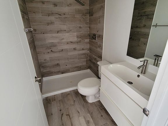 2nd image of 939 Palm Ave #405A