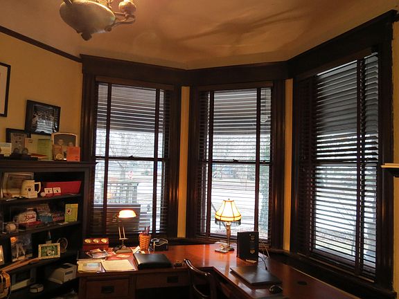 3rd image of 710 Wyandotte Ave