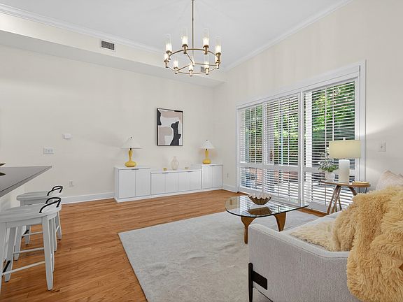 4th image of 61 Grand St APT 1A