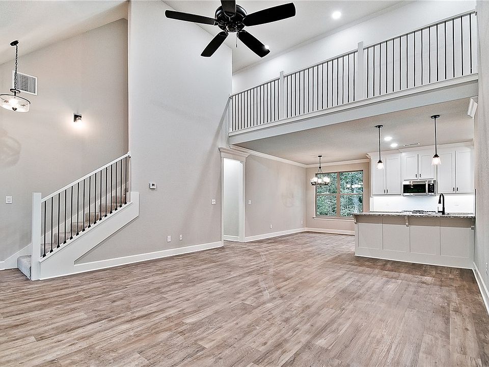 1st image of 46 Pamona Dr