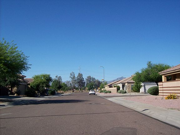 5th image of 7307 S 54th Dr