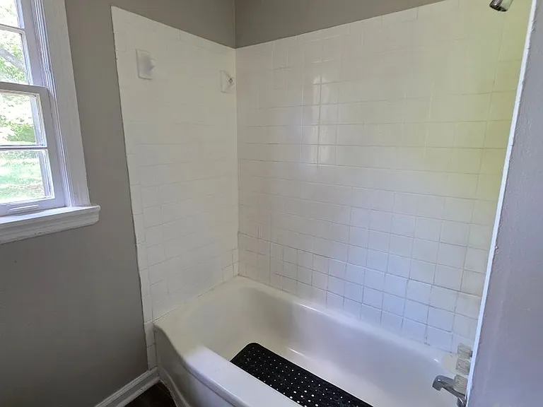 1808 Scottwood St — Photo 15