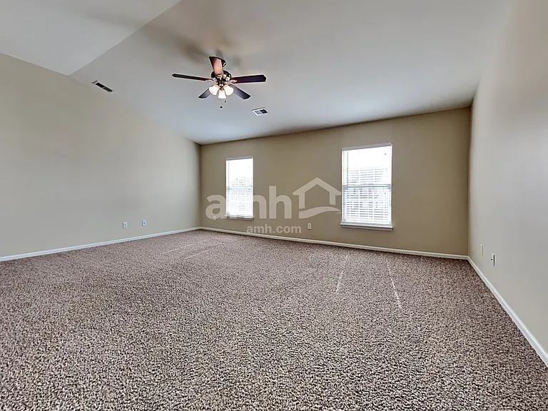 138 Decatur Dr — Photo 9