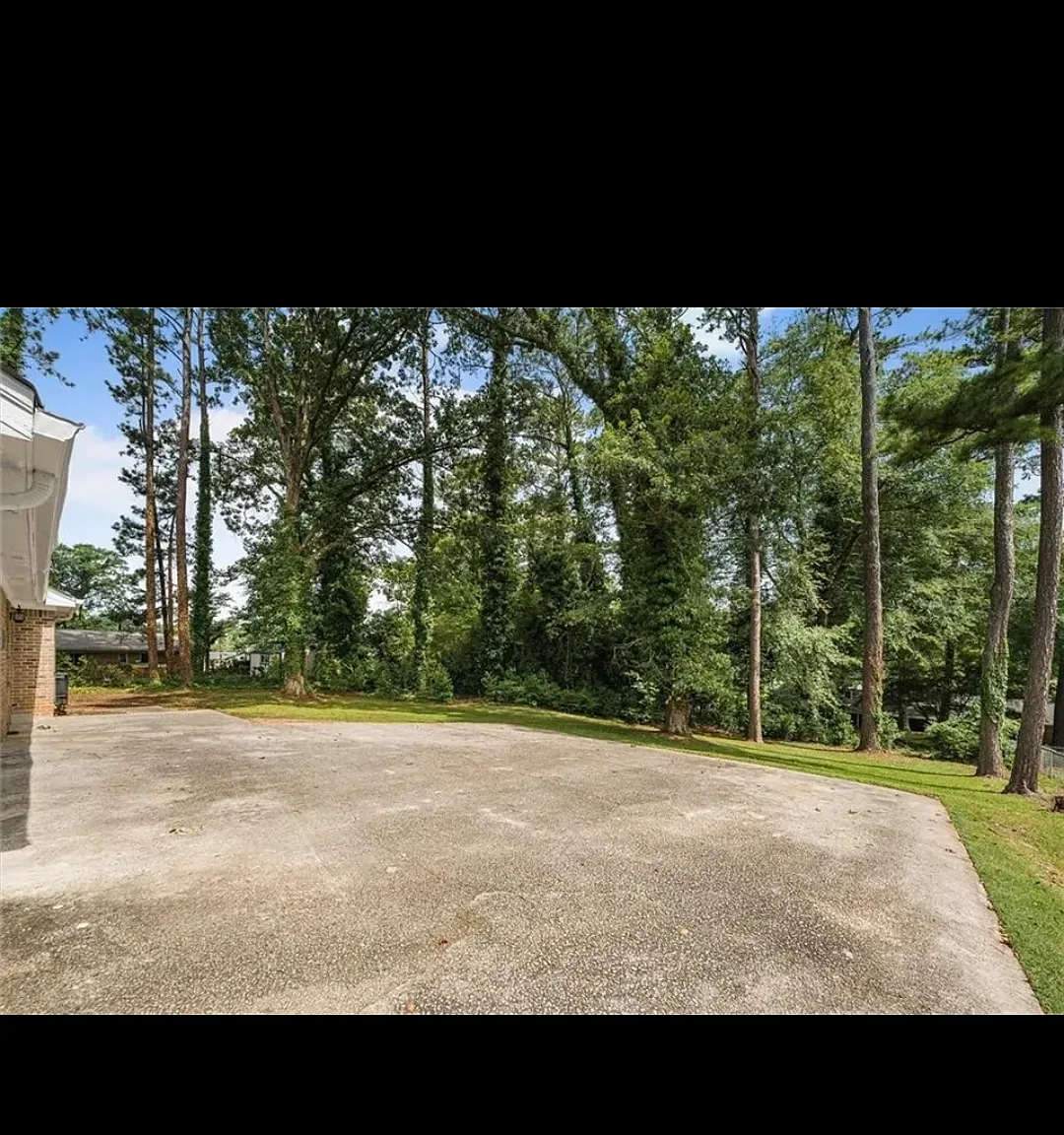 4 bed, 2267 sqft, $1,300 — Photo 1