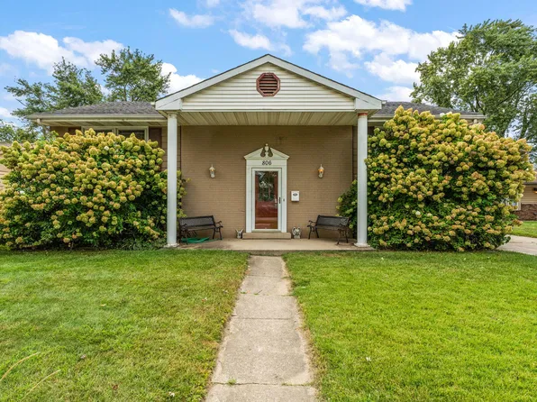 806 N Wheeler St, Griffith, IN 46319