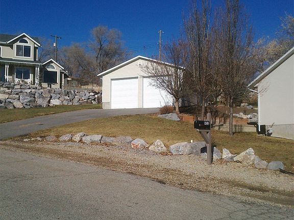 2nd image of 952 W Charlotte Dr