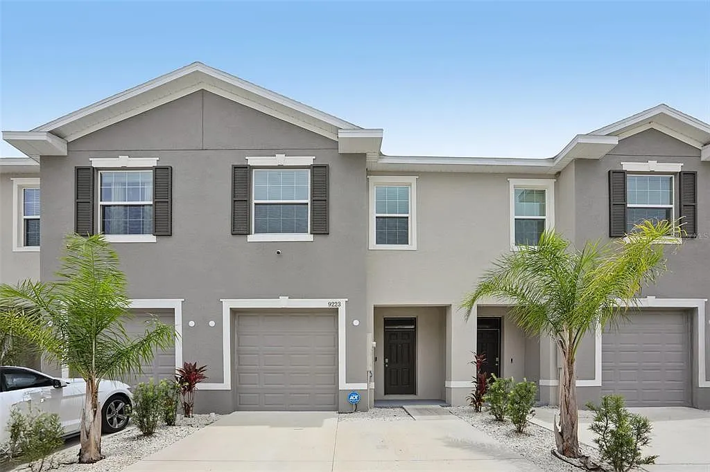 3 bed, 2.5 bath, 1673 sqft, $2,485 — Photo 1