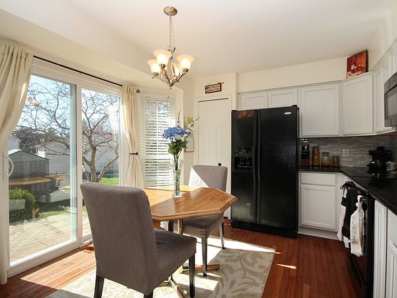 4th image of 1640 Bennington Ct