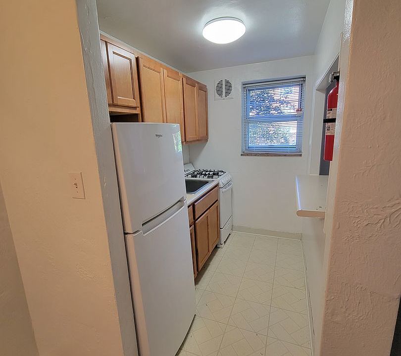 1st image of 440-450 Jefferson Ave #86b924bdb