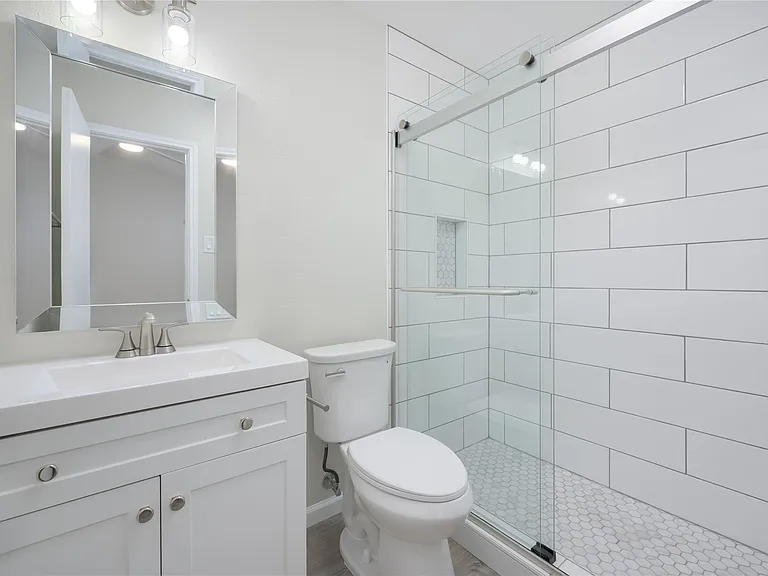 520 Cutty Trl #B — Photo 11