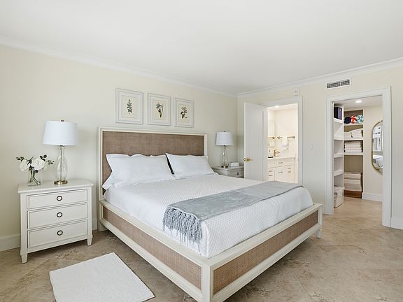4th image of 3443 Gulf Shore Blvd N #1