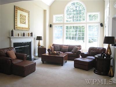 5th image of 7 Shelley Ln