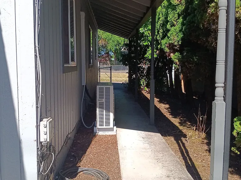 362 N 2nd St — Photo 29