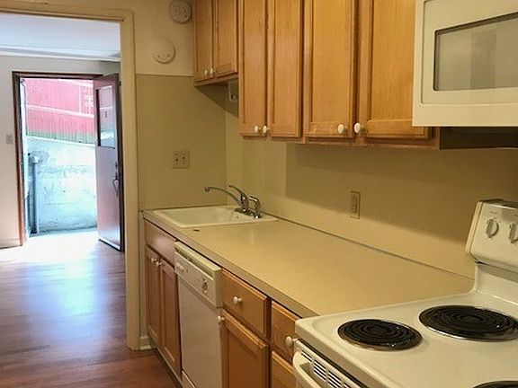 4th image of 2707 Franklin Ave E APT B