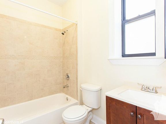 2nd image of 1220 N Dearborn St #1522