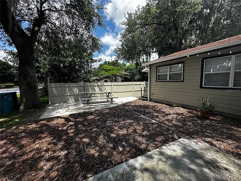 1309 E Harding St #A — Photo 14