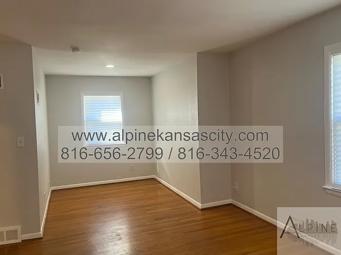 7131 Main St #UPPER — Photo 3