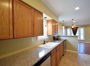 907 Clearview Ave, Parma, OH 44134