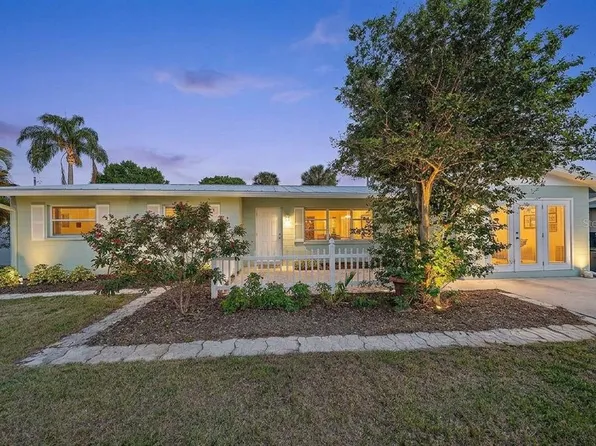 2534 Waneta Dr, Sarasota, FL 34231