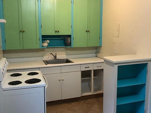 3rd image of 516 Bellevue Ave E #101