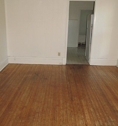 3rd image of 1013 Williamson St #4204094