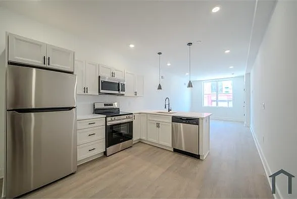 3 bed, 1824 sqft, $2,250 — Photo 4